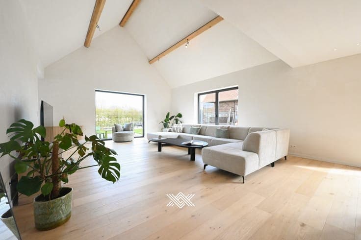 Recent gerenoveerde energiezuinige en ruime woning te Nevele