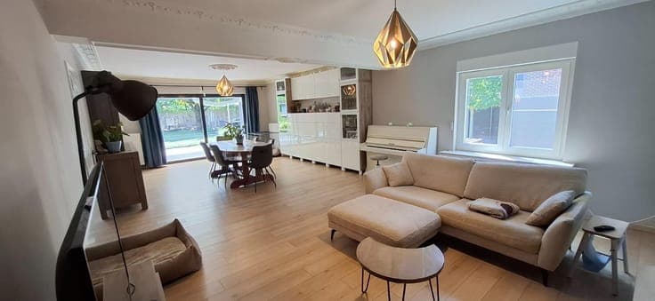 Exclusieve, volledig gerenoveerde landelijke villa met 5 ...