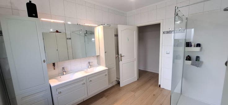 Exclusieve, volledig gerenoveerde landelijke villa met 5 ...