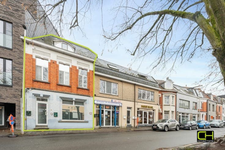 Appartementsgebouw met twee appartementen te koop in Mari...