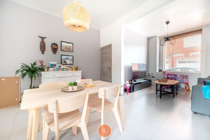 Instapklare gezinswoning met 4 slaapkamers en tuin