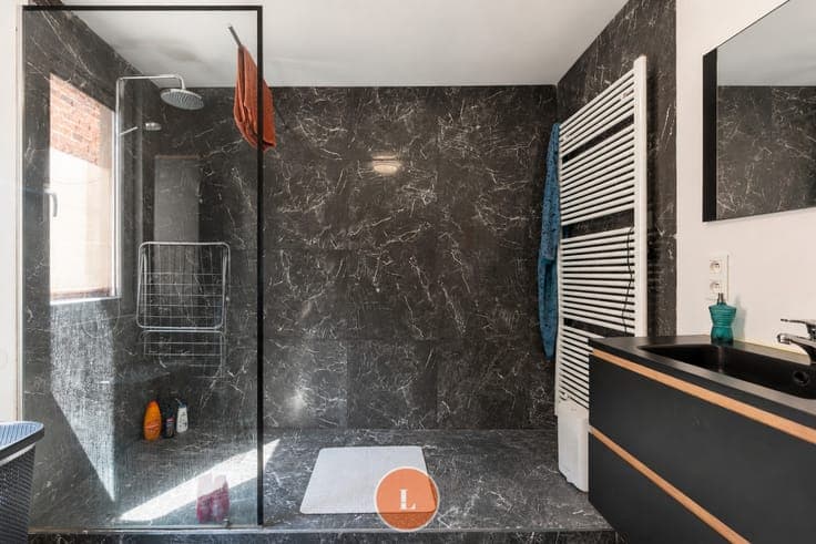 Instapklare gezinswoning met 4 slaapkamers en tuin