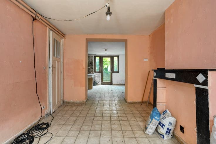 Characterful 1926 townhouse with rare volume