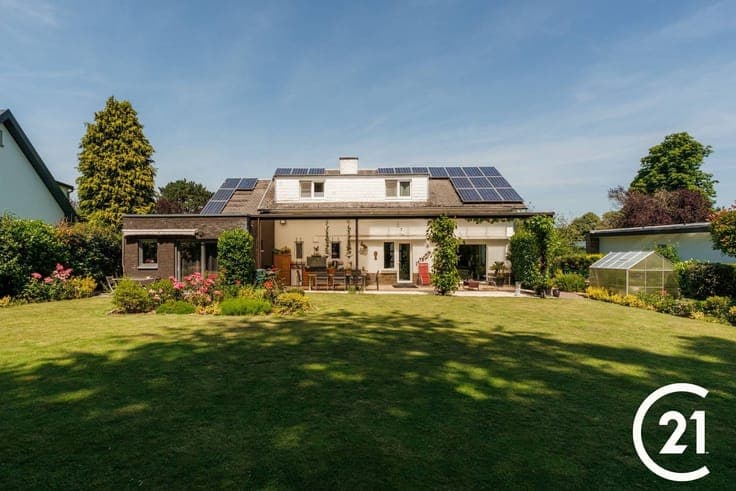 Le privilège d'un cadre de vie rare – Superbe villa rénovée
