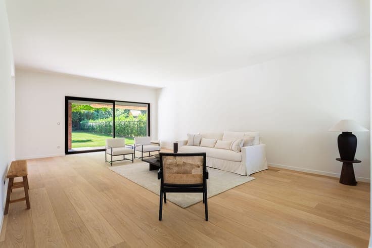 Exceptional villa with spacious garden in prime location