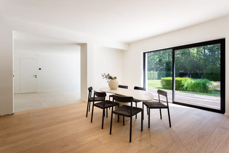 Exceptional villa with spacious garden in prime location
