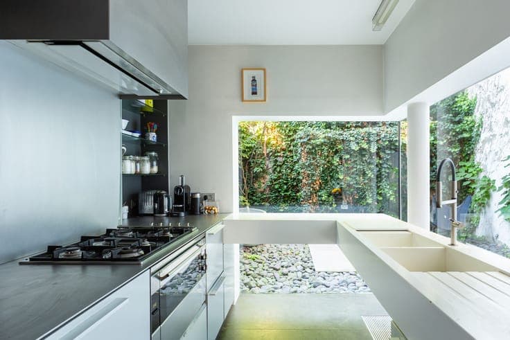 Characterful townhouse with outdoor spaces in 't Zuid