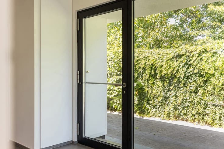 Instapklare bungalow op een perceel van ruim 40 are