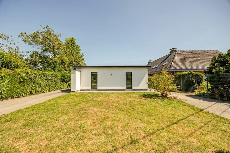 Instapklare bungalow op een perceel van ruim 40 are