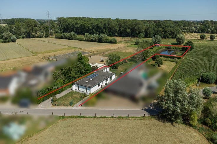Instapklare bungalow op een perceel van ruim 40 are