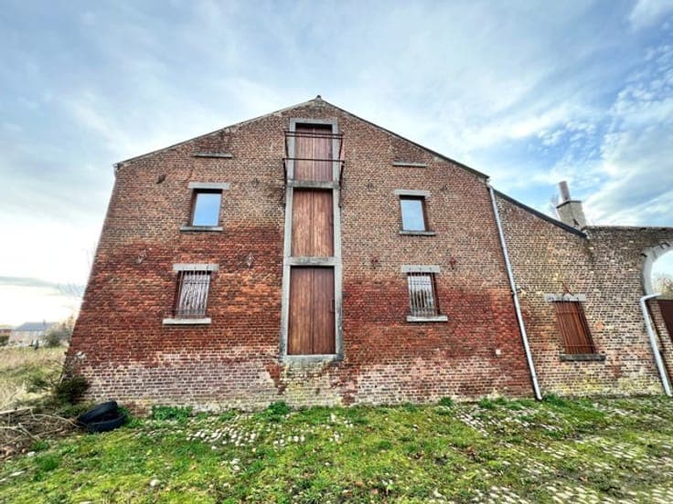 HOUSE TO RENOVATE IN FORMER FARM IN RURAL ENVIRONMENT