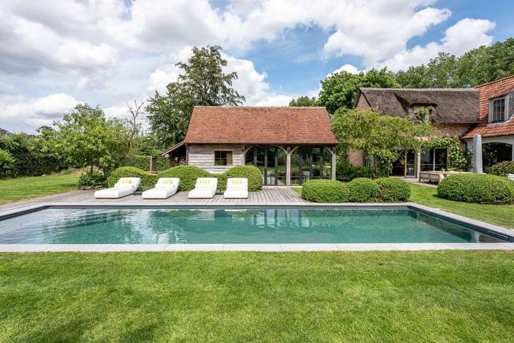 Ydillically located villa in Oostkamp