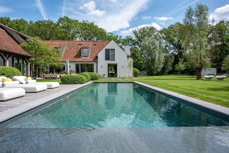 Ydillically located villa in Oostkamp