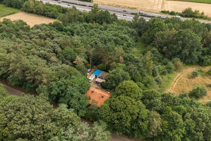 te renoveren woning op een uniek domein