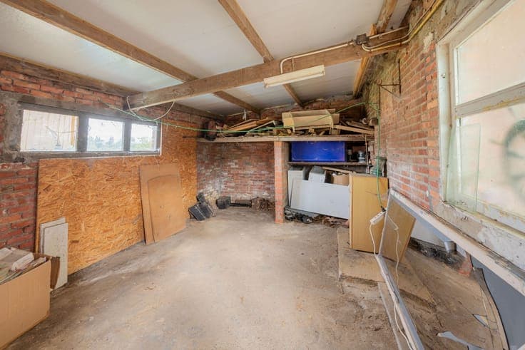 Peaceful living in charming home with 41+ ares of land