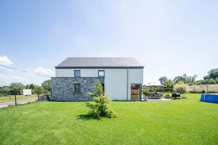 A family home in a quiet location, in the heart of Bièvre
