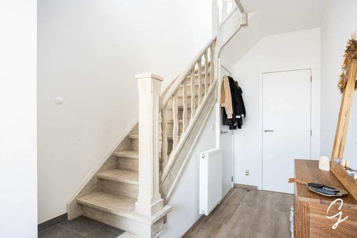 FOR SALE: Renovated home with garage and garden in Vlierzele