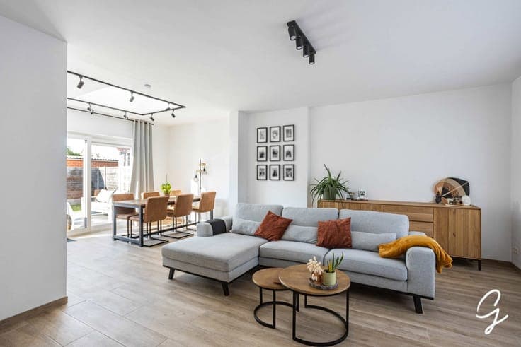 FOR SALE: Renovated home with garage and garden in Vlierzele