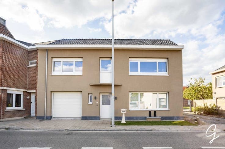 FOR SALE: Renovated home with garage and garden in Vlierzele