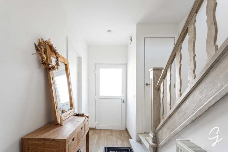 FOR SALE: Renovated home with garage and garden in Vlierzele