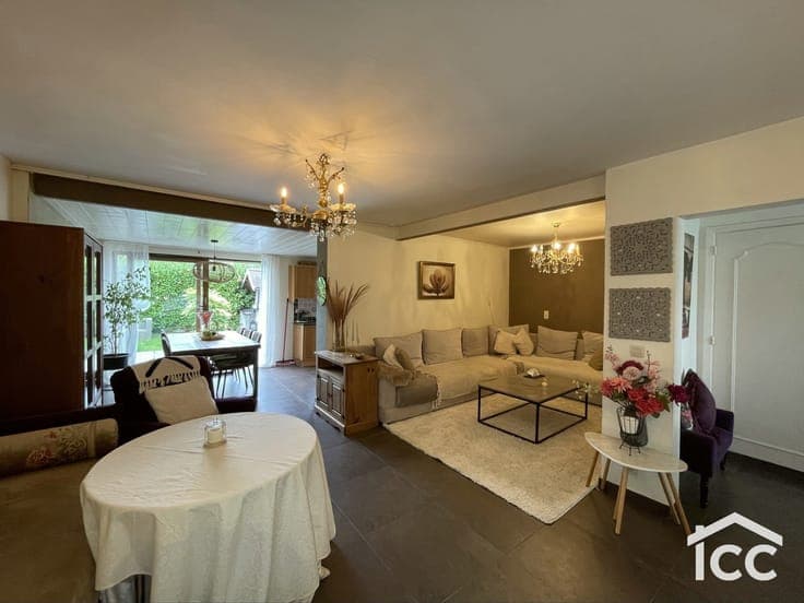 3-BED HOUSE + OFFICE, GARAGE & GARDEN