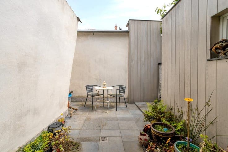 BRUGGE CENTRUM: INSTAPKLARE WONING MET PRACHTIG TERRAS!
