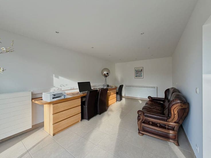 Uitzonderlijk ruime villa (450 m²) met enorm potentieel i...