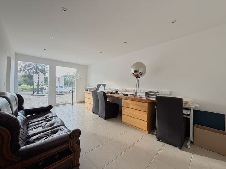 Uitzonderlijk ruime villa (450 m²) met enorm potentieel i...
