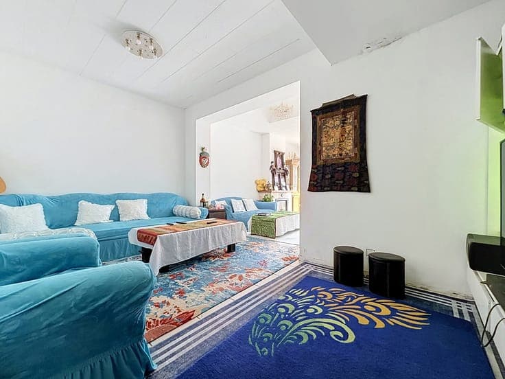 8-Bedroom Family House with Garage
