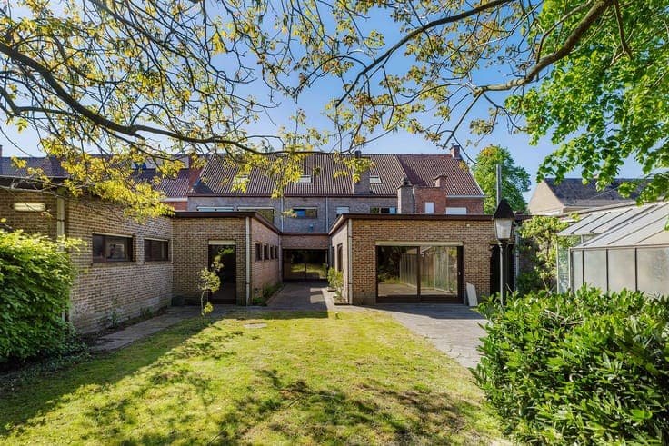 Ruime gezinswoning met 6 slaapkamers