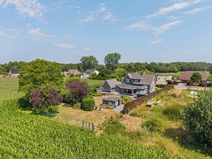 Charming house with 3 bedrooms on 2,407m² in Meerhout