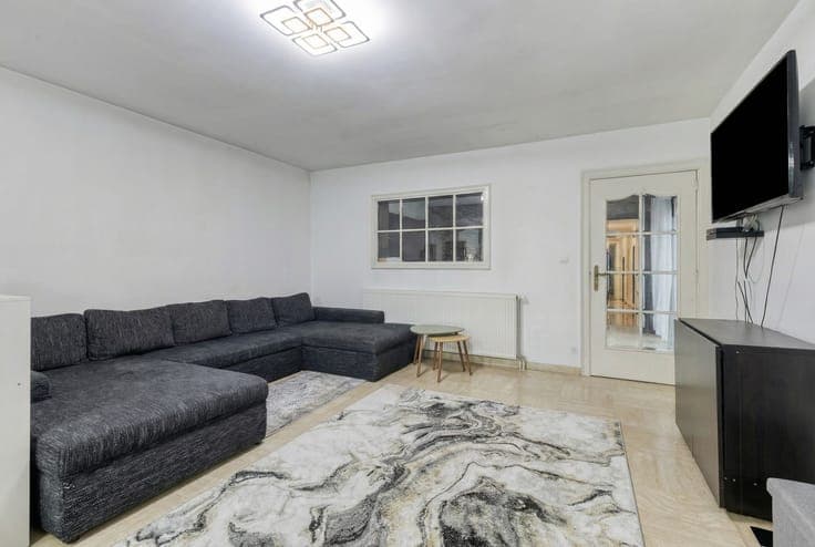 Ruime woning met 5 slaapkamers, zonnige tuin en garage ++...