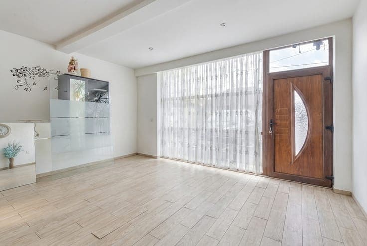 Ruime woning met 5 slaapkamers, zonnige tuin en garage ++...