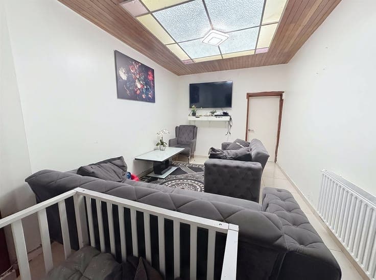 Refreshable house with 4 bedrooms and garden