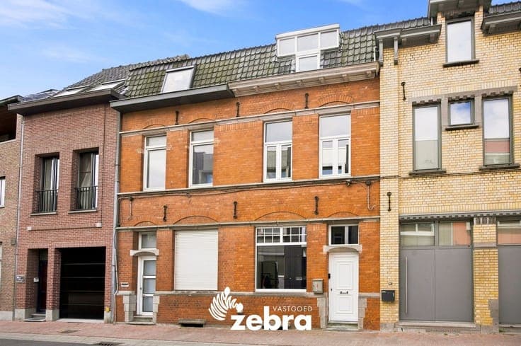 Gerenoveerde woning met stadskoer in centrum Tielt!