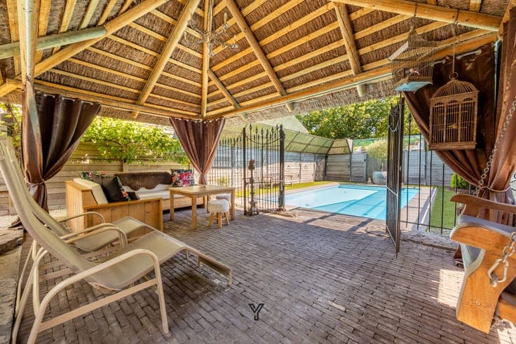 UNIQUE COMMERCIAL PROPERTY WITH WAREHOUSE AND RESIDENCE IN P