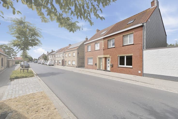 Character home with 4 bedrooms in Houtem