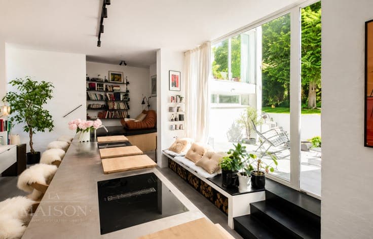 Magnificent Modernist Villa of Distinctive Character