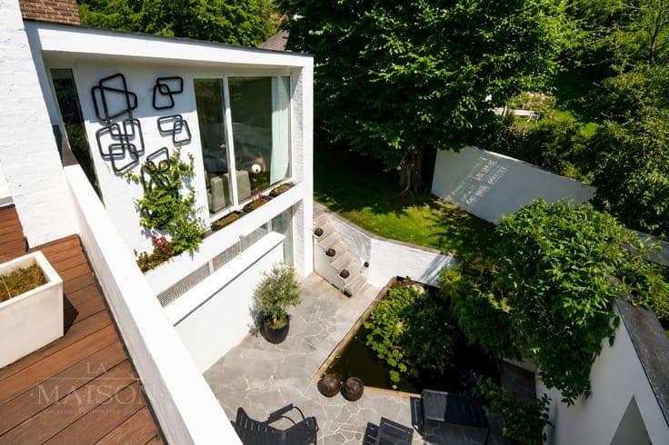 Magnificent Modernist Villa of Distinctive Character