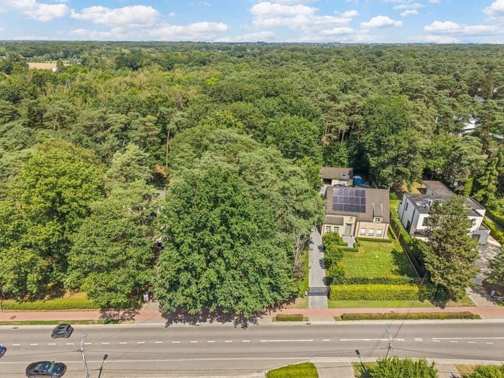 Unieke boswoning op een prachtig groen perceel van 1.454 m²