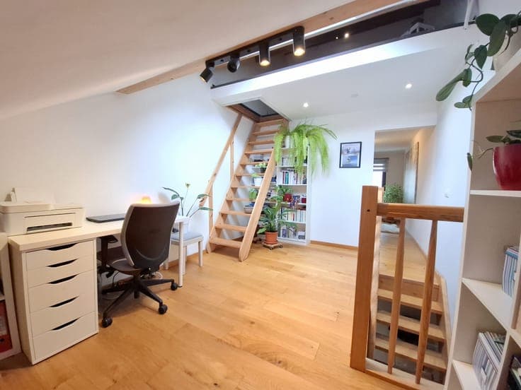 Charming renovated house with 2 bedrooms and office