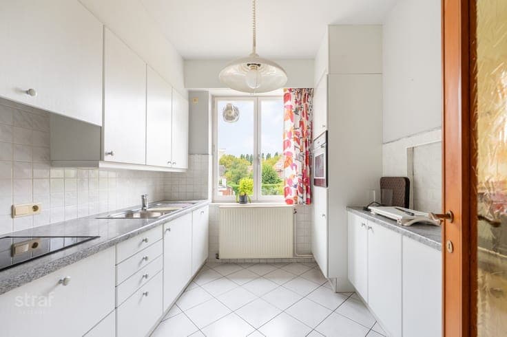 Bel-etage met drie ruime slaapkamers en een gezellige tuin