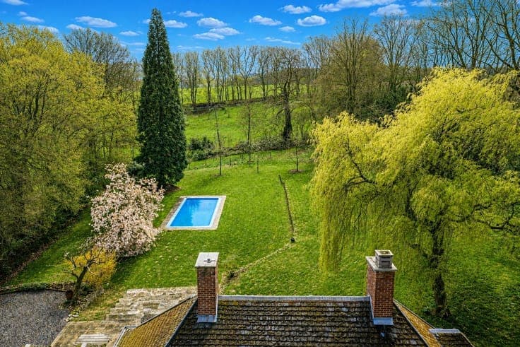 Villa Spacieuse à Chastre-Villeroux, 5 Ch, 2 Sd