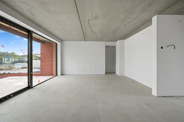 Spacious new-build home with garden, terrace and energy-eff…