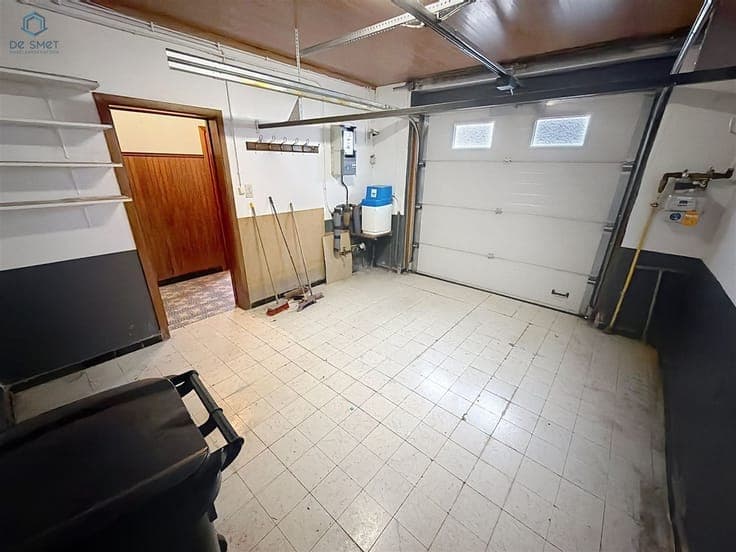 RENOVATION PROPERTY WITH 3 BEDROOMS, GARAGE, AND TERRACE IN