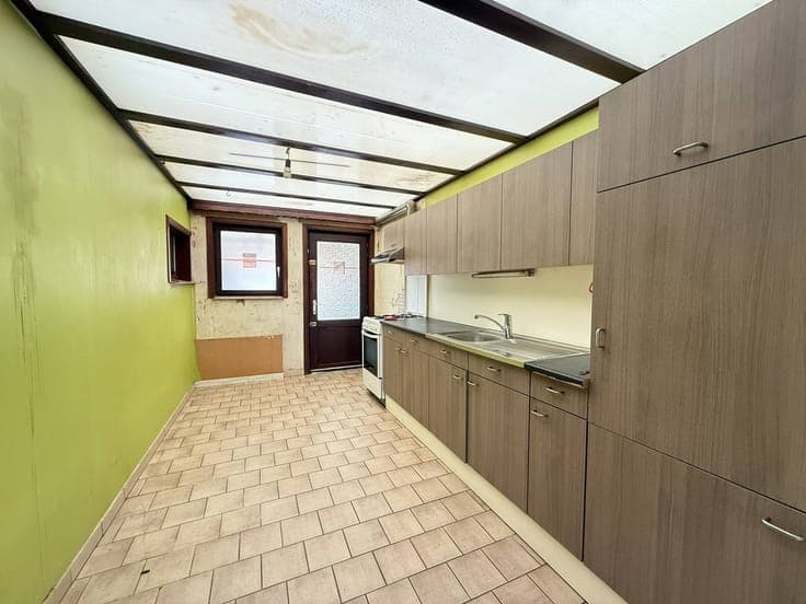 House for sale in Ypres with 4 bedrooms, garden and garage
