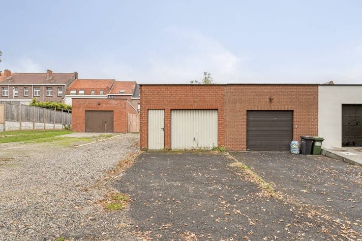 House for sale in Ypres with 4 bedrooms, garden and garage