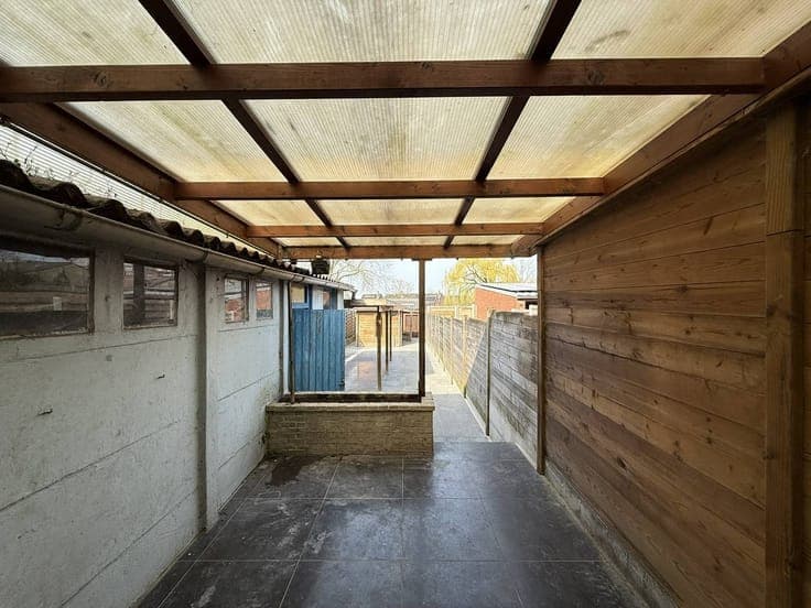 House for sale in Ypres with 4 bedrooms, garden and garage