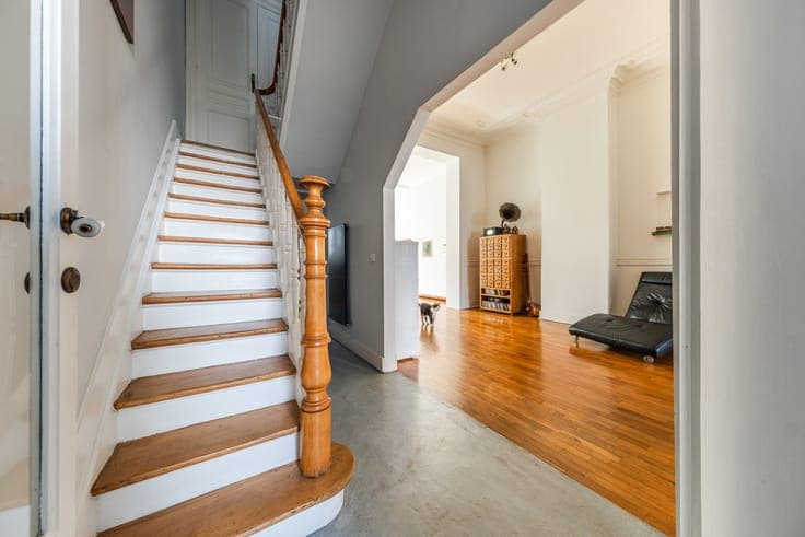 Fully renovated character townhouse with garden and garage