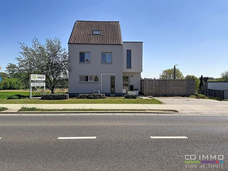 Gerenoveerde woning, 3 slpks, 2 bdks, opp 15a 80ca